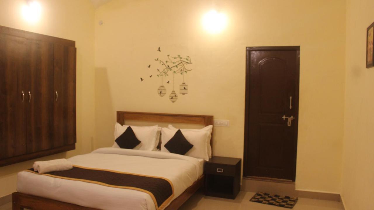 מדיקרי Kollanoor Guest House מראה חיצוני תמונה