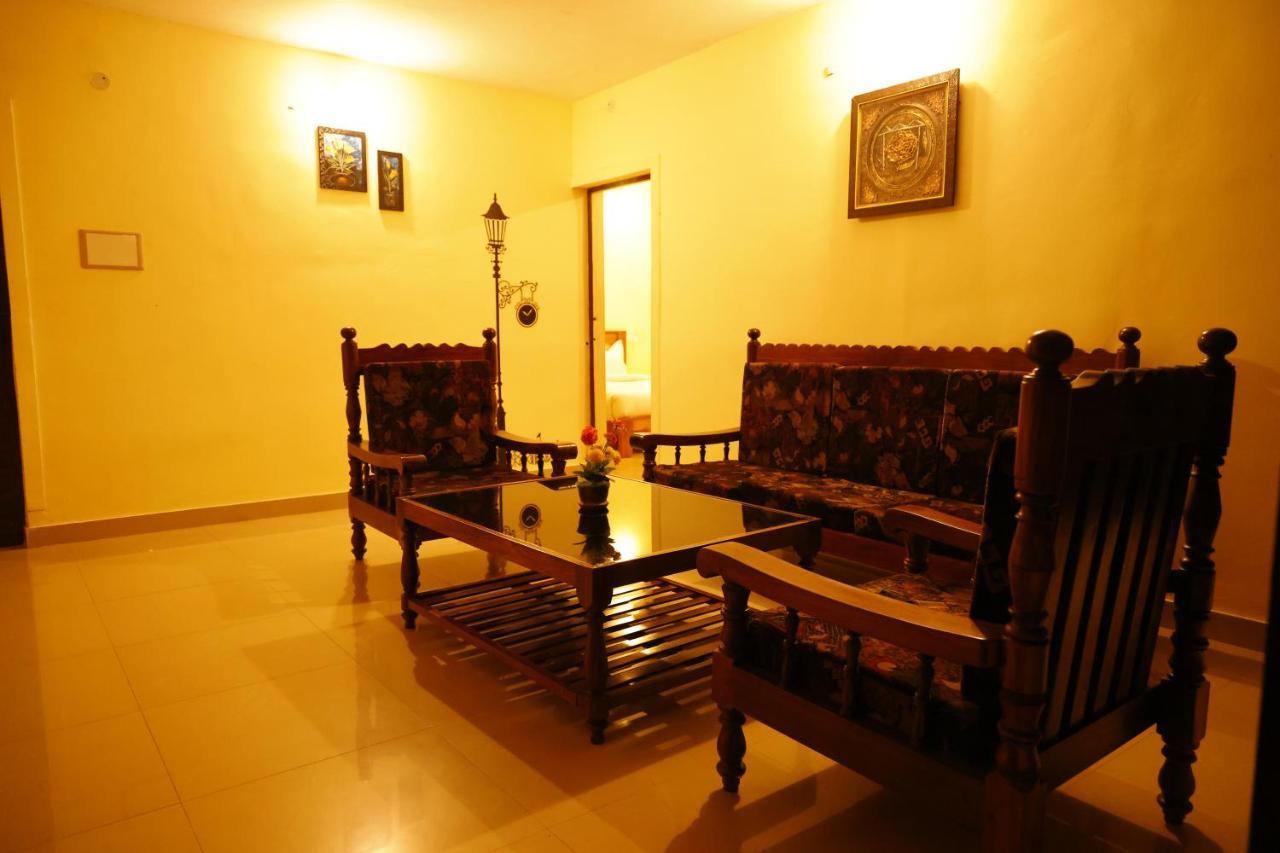 מדיקרי Kollanoor Guest House מראה חיצוני תמונה