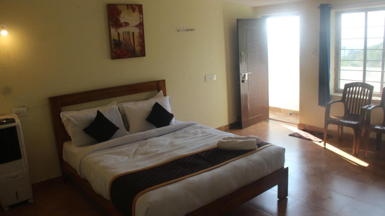 מדיקרי Kollanoor Guest House מראה חיצוני תמונה