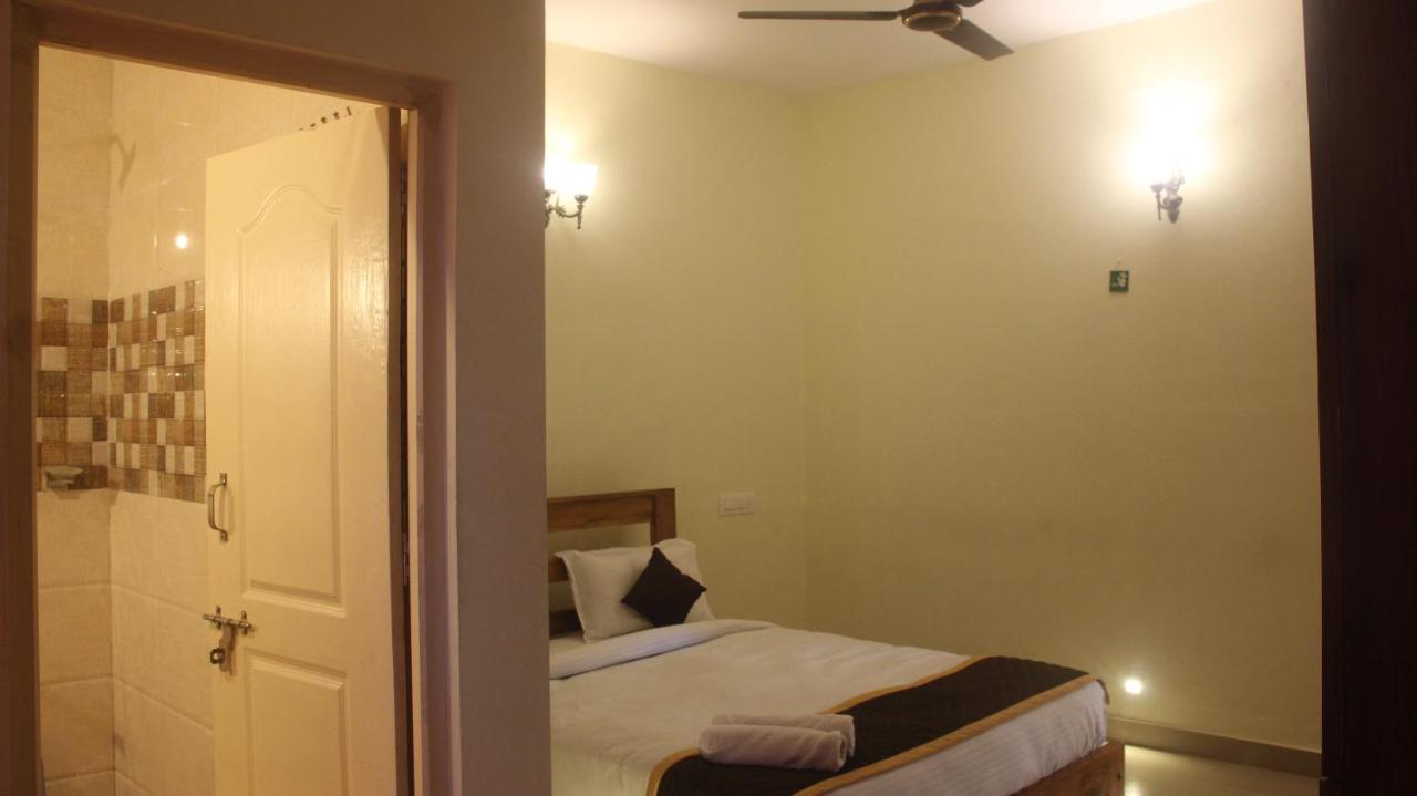 מדיקרי Kollanoor Guest House מראה חיצוני תמונה